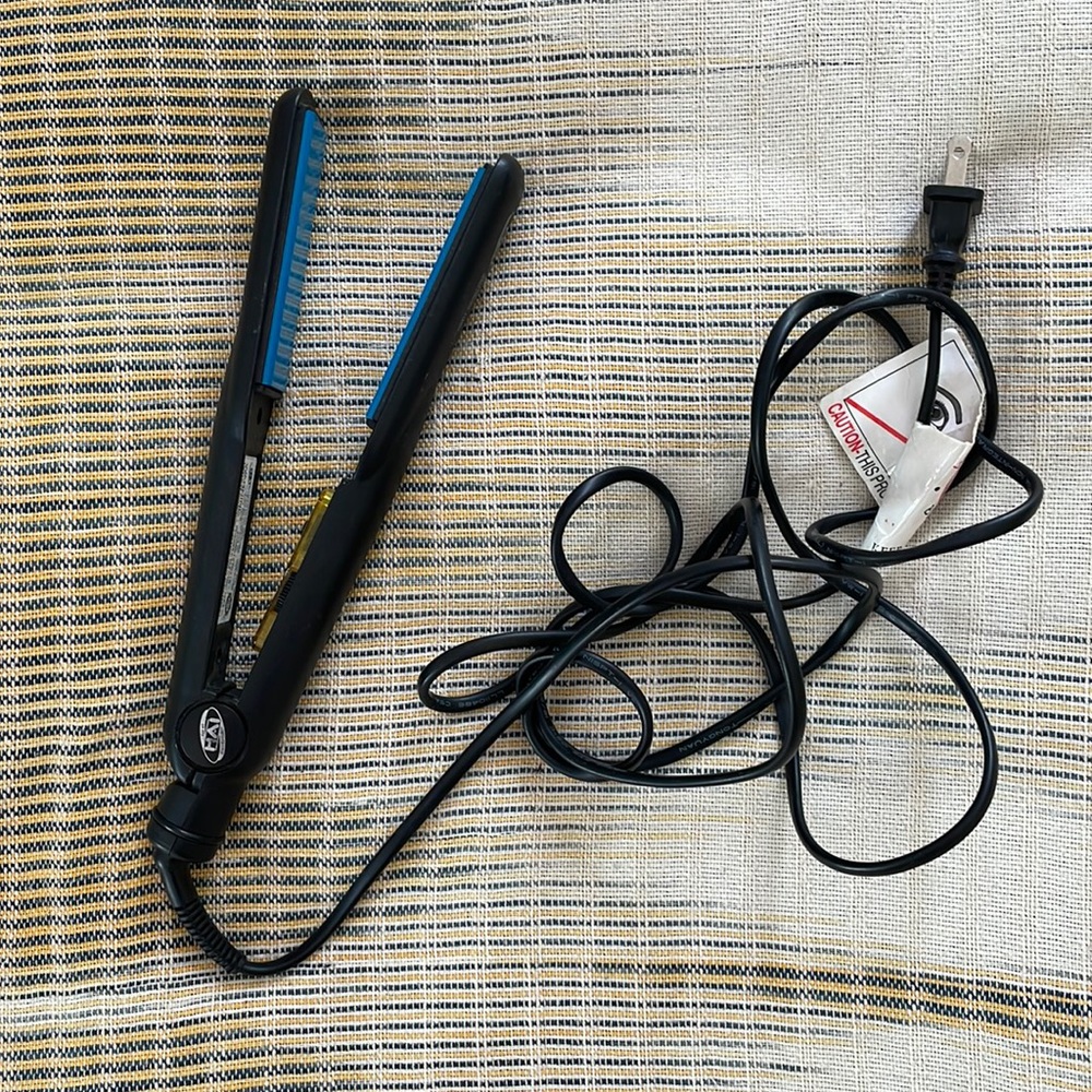 HAI hair straightener
